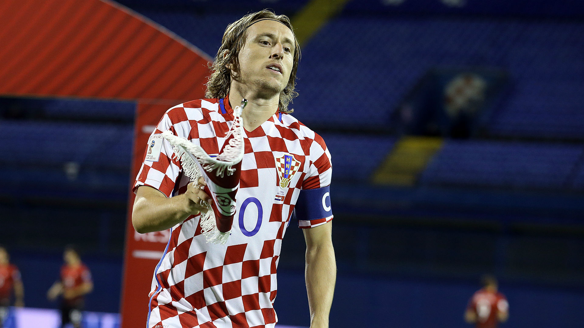 [德甲]迪亚斯双响凯恩破门 拜仁3-0法兰克福