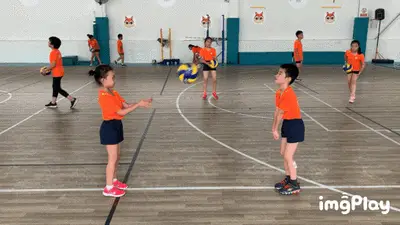 宣示主权？图片报：慕尼黑1860球迷跑去拜仁训练场附近涂鸦